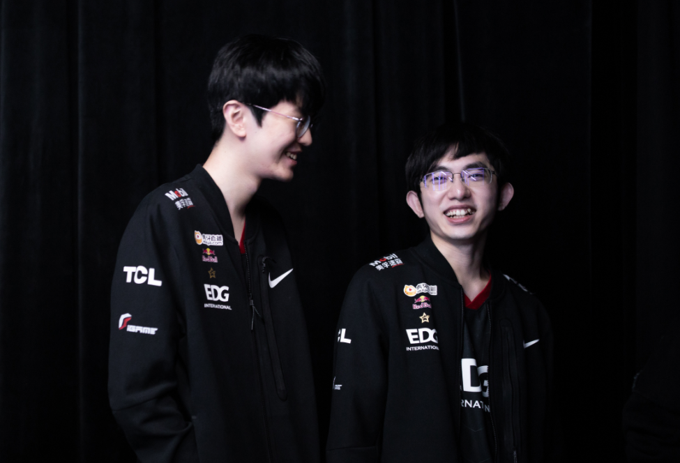 九游-美国队引发争议！，Scout官方宣布出色防守新规比赛高潮迭起(美国sfl组队赛)