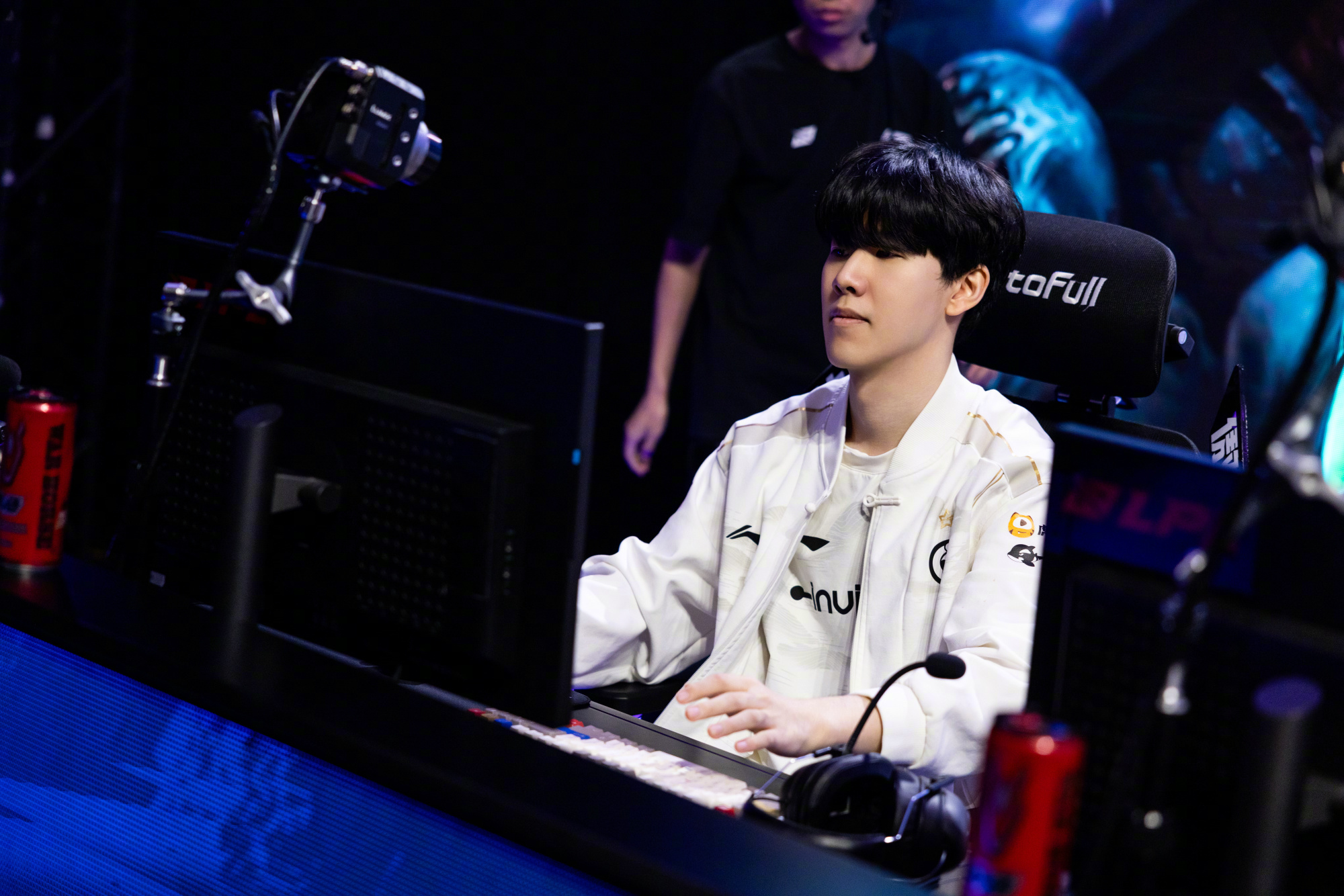 九游体育-包含Scout在TES比赛中绝杀，爆冷引发热议！的词条