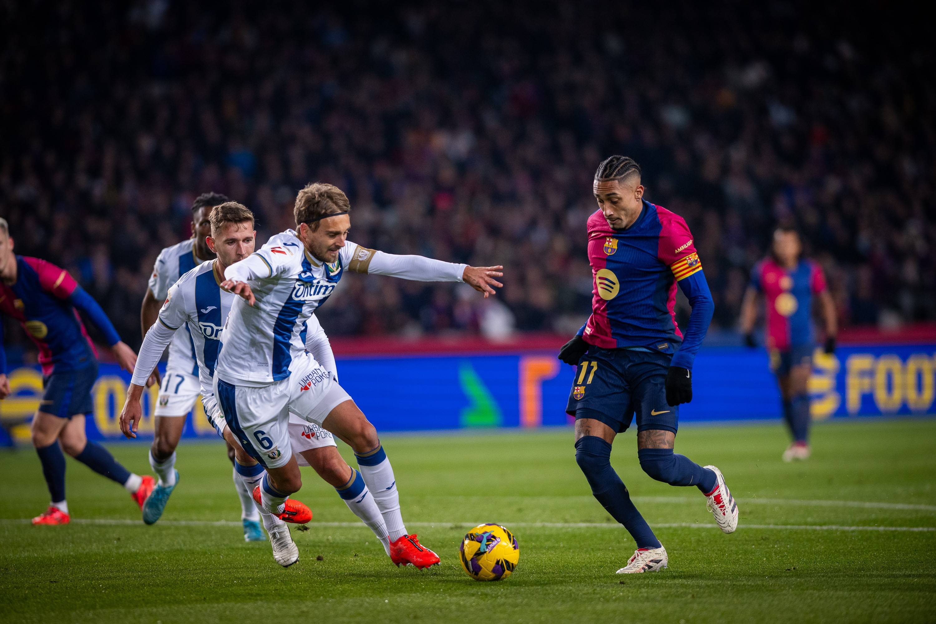 九游体育-德罗巴在切尔西比赛中惊险取胜，挺进下一轮引发热议！的简单介绍