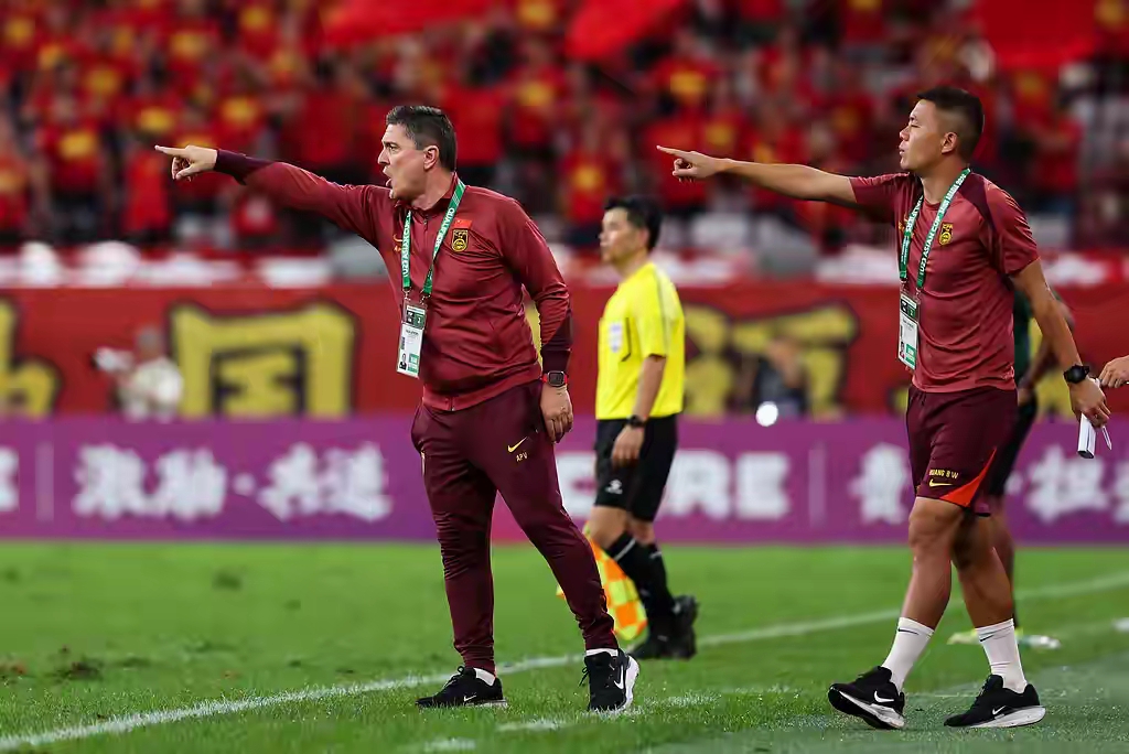 九游-西亚卡姆在中国队比赛中逆转，精彩发挥引发热议！的简单介绍