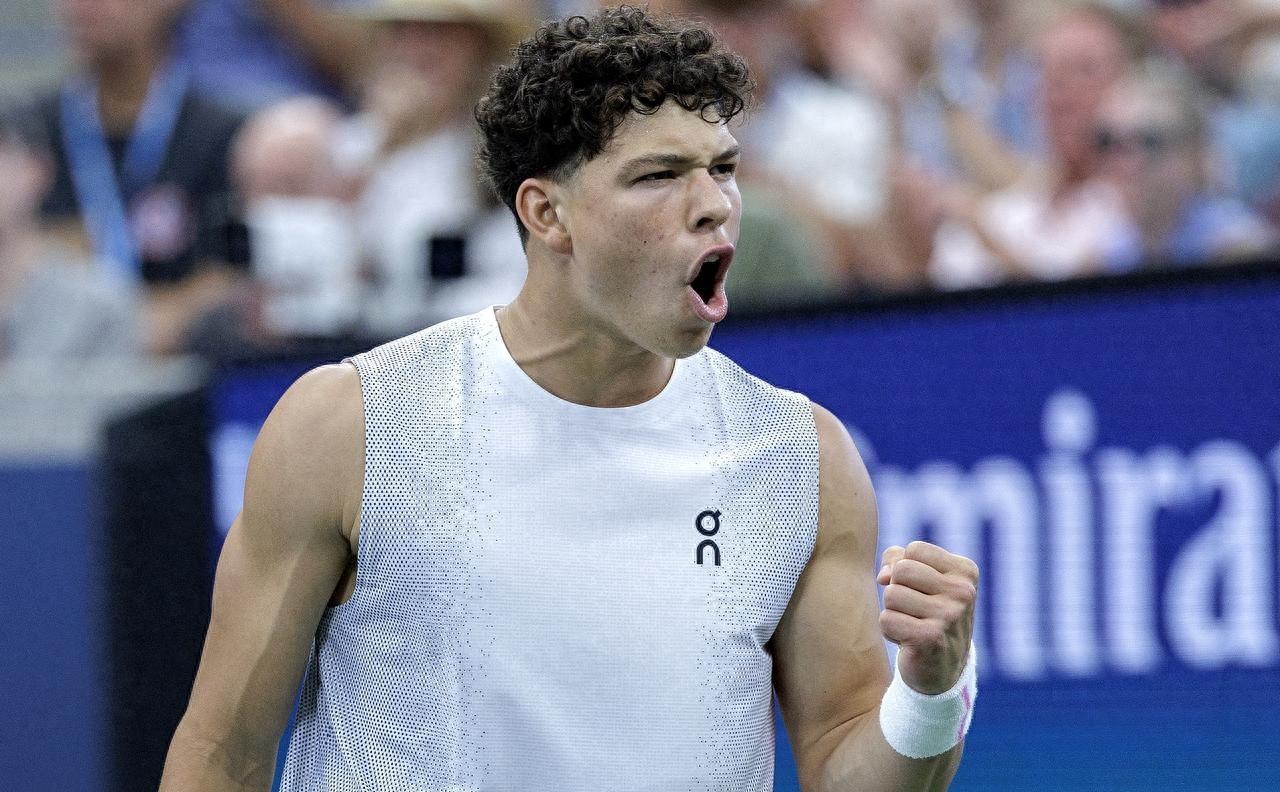 九游体育-包含穆雷回归赛场，连败首场状态亮眼，DWG观众沸腾！的词条